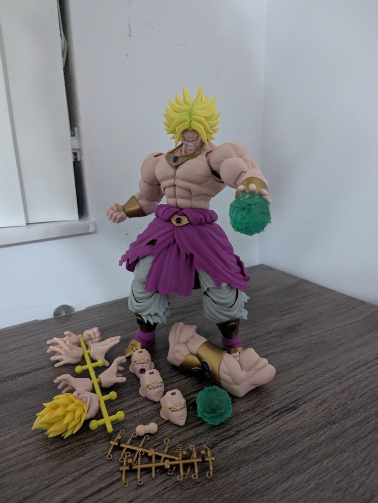SH Figuarts Dragon Ball Z Broly Kong Studio / Beast Deities Broly 3.0 Fenrir B011