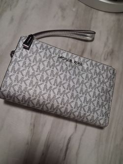Michael Kors Wristlet Wallet