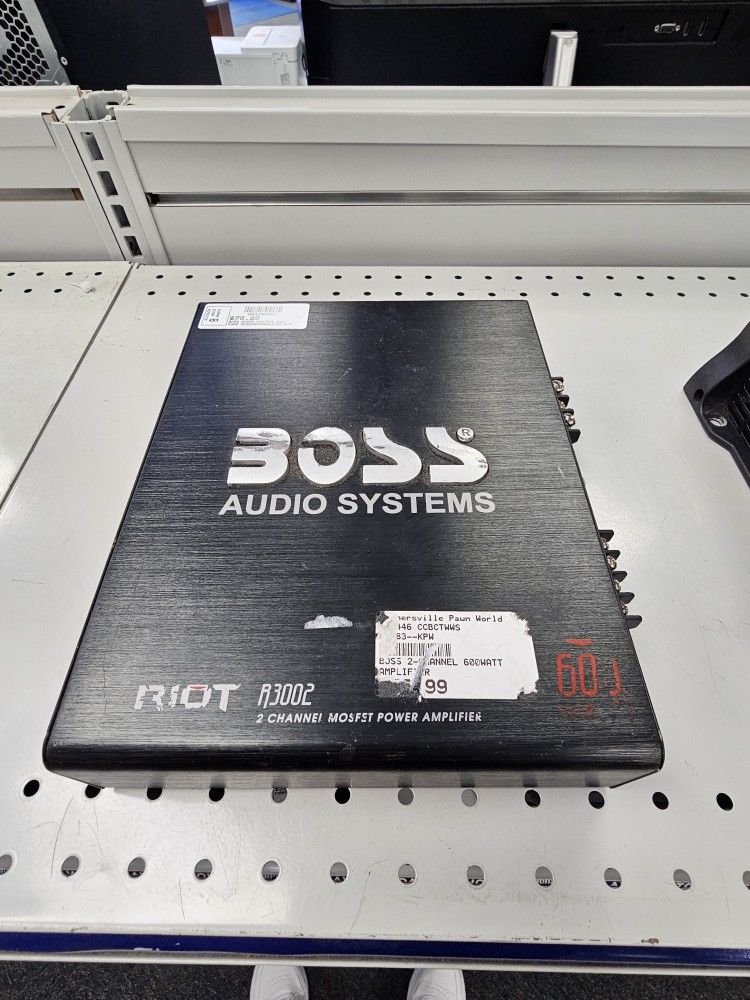 Boss Audio Systems Car Amp. Riot R3002. 600w. ASK FOR RYAN. #00(contact info removed)