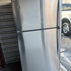 Whirlpool Refrigerator 