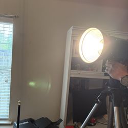Tons Of Photography Equipment. Lights,shades,stands, Pretty Much Brand New And All Lights Work! Very Well Taken Care of And Ready For A Studio! 