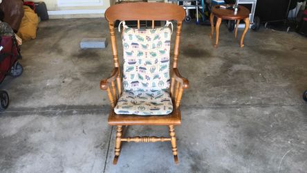 Nice rocking chair w/ pad