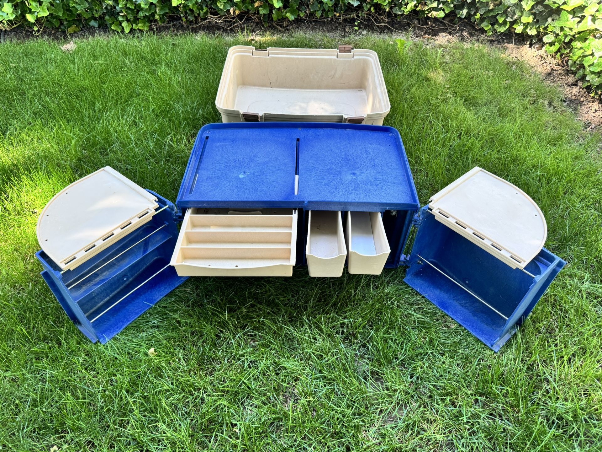 Campmate Portable Camping Kitchen Chuck Box
