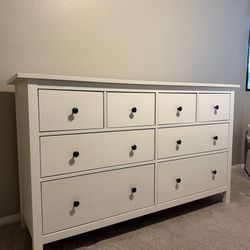 8 drawer dresser!