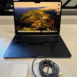  M3 Apple MacBook Air (2024) 13-inch - 8-core and 8-core GPU - 8GB RAM - SSD 256GB