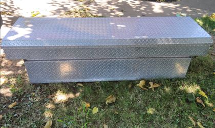 Truck toolbox