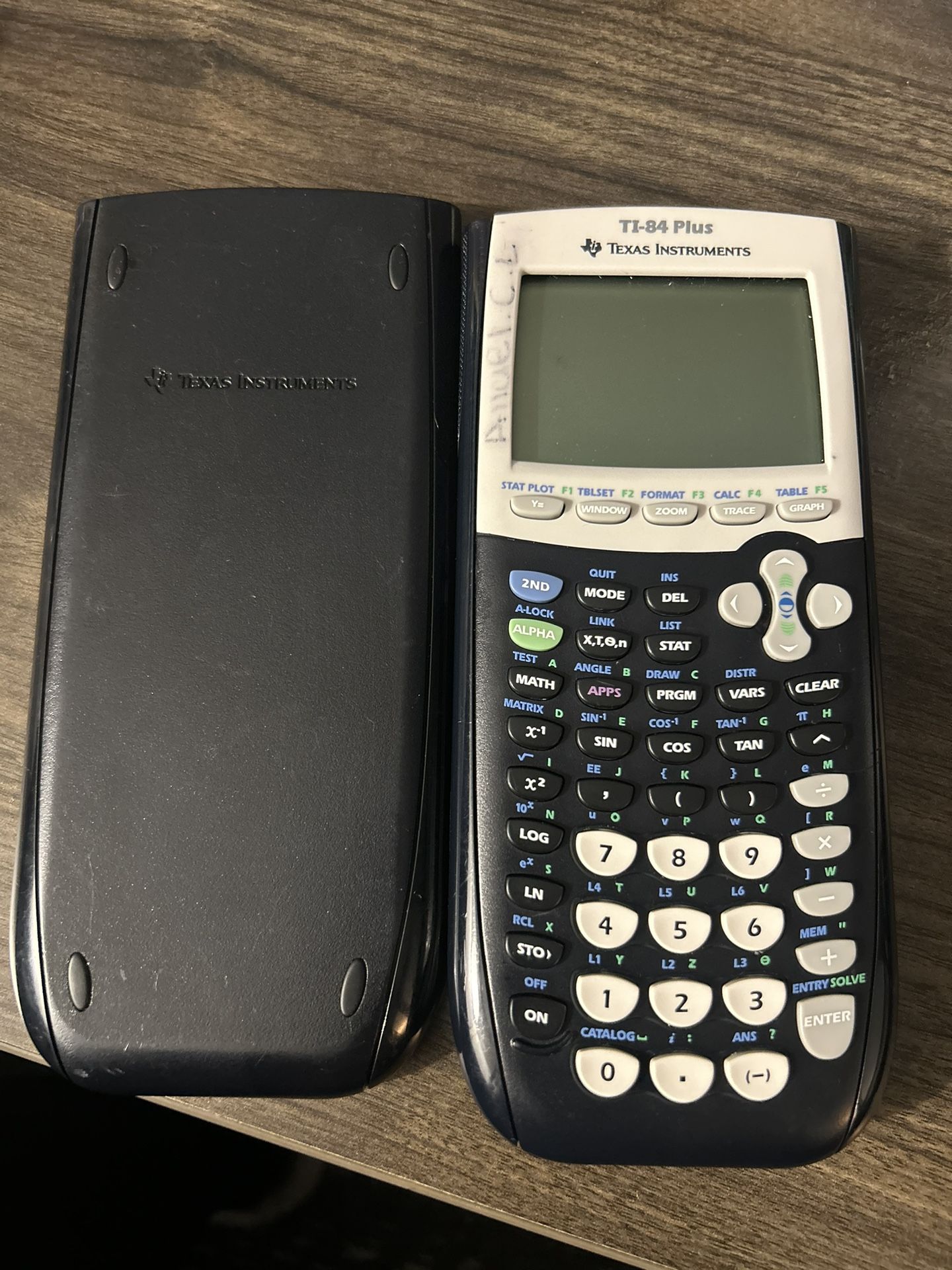 T 84 plus Graphic calculator
