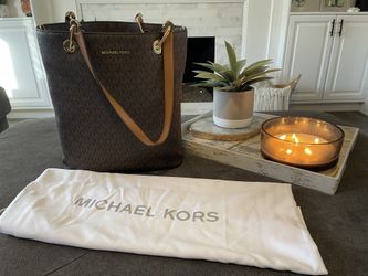 Michaels Kors Raven Large North South Top Zip Tote
