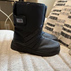 Men’s Snow Boots Size 10