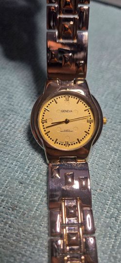 Geneva Women's Quartz Watch – Japan Movement – Two Tone Bracelet