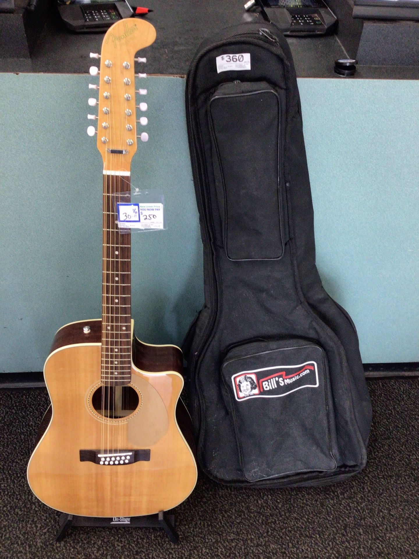 FENDER VILLAGER-12 NAT ACOUSTIC ELECTRIC GUITAR