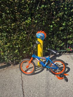 Hot Wheels Kids Bike with Training Wheels