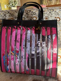 WonderMei’s Art Tote Collection