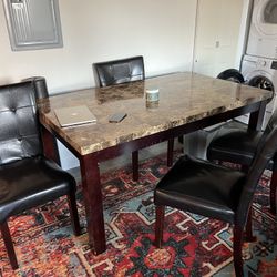 Dining Table & 4 chairs 