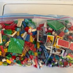 Lot of 4 Pounds of LEGO Random Parts Pieces Bricks Plates Many colors
