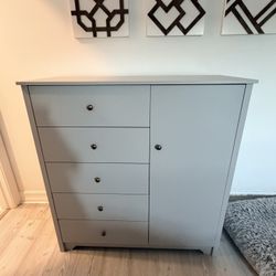 Dresser For FREE