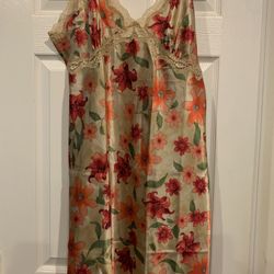 Lot Of X-L Women’s nightgowns/pajamas- EUC