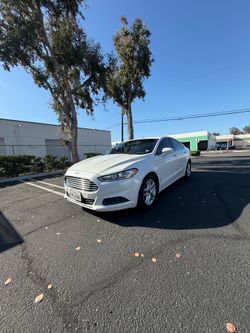 2013 Ford fusion CLEAN TITLE 200,060 miles runs with no problems
