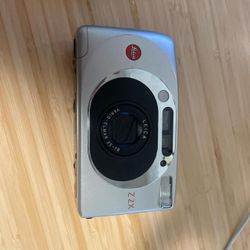 Leica Silver and Grey Cameras-and-accessories (off2828)
