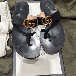 Gucci Flat Marmont Leather Thong Sandals