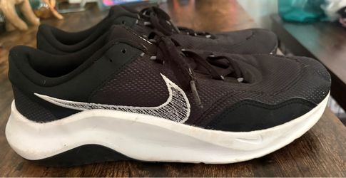 Men’s Nike Shoes - Size 11