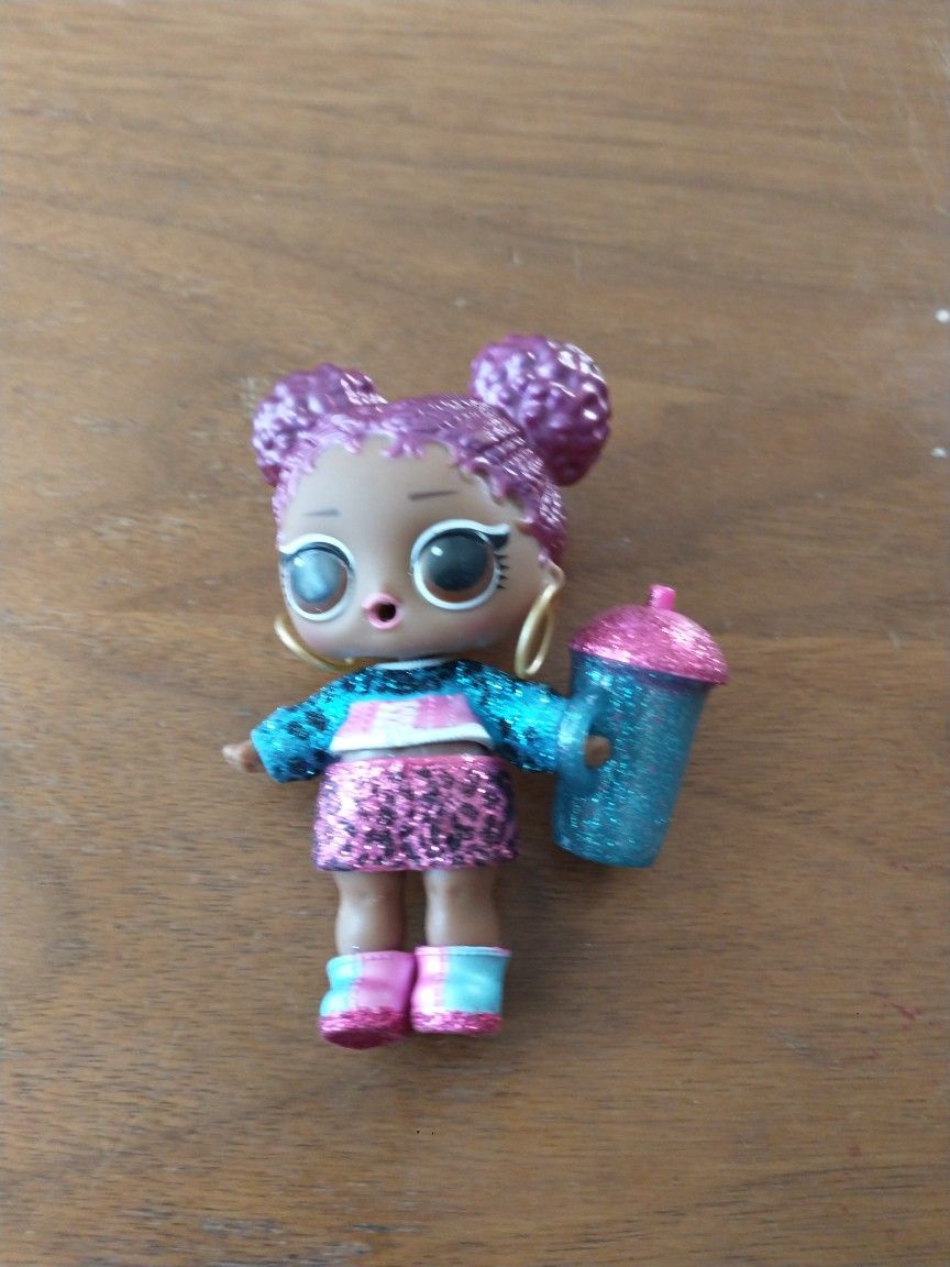 Lol Surprise Doll big sis doll "Snow Jamz" doll with cup accessory
