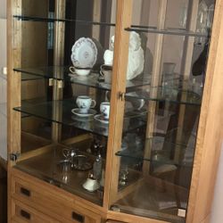 Beautiful Allwood hutch