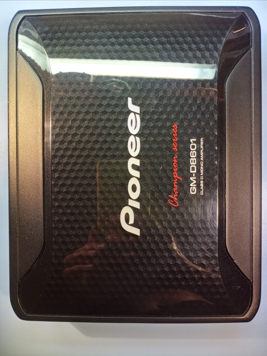 Pioneer GM-D8601 Amplifier (1)