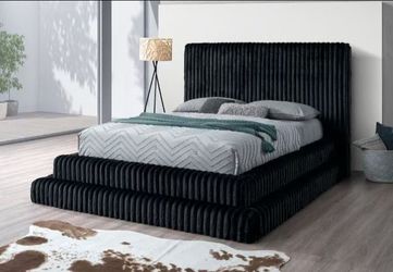 UPHOLSTERY PLATFORM BED NEW IN BOX