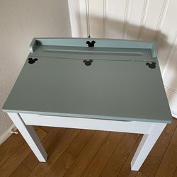 Melissa Doug wood desk - 23 inches wide / 21 .5 inches high /  16 inches deep