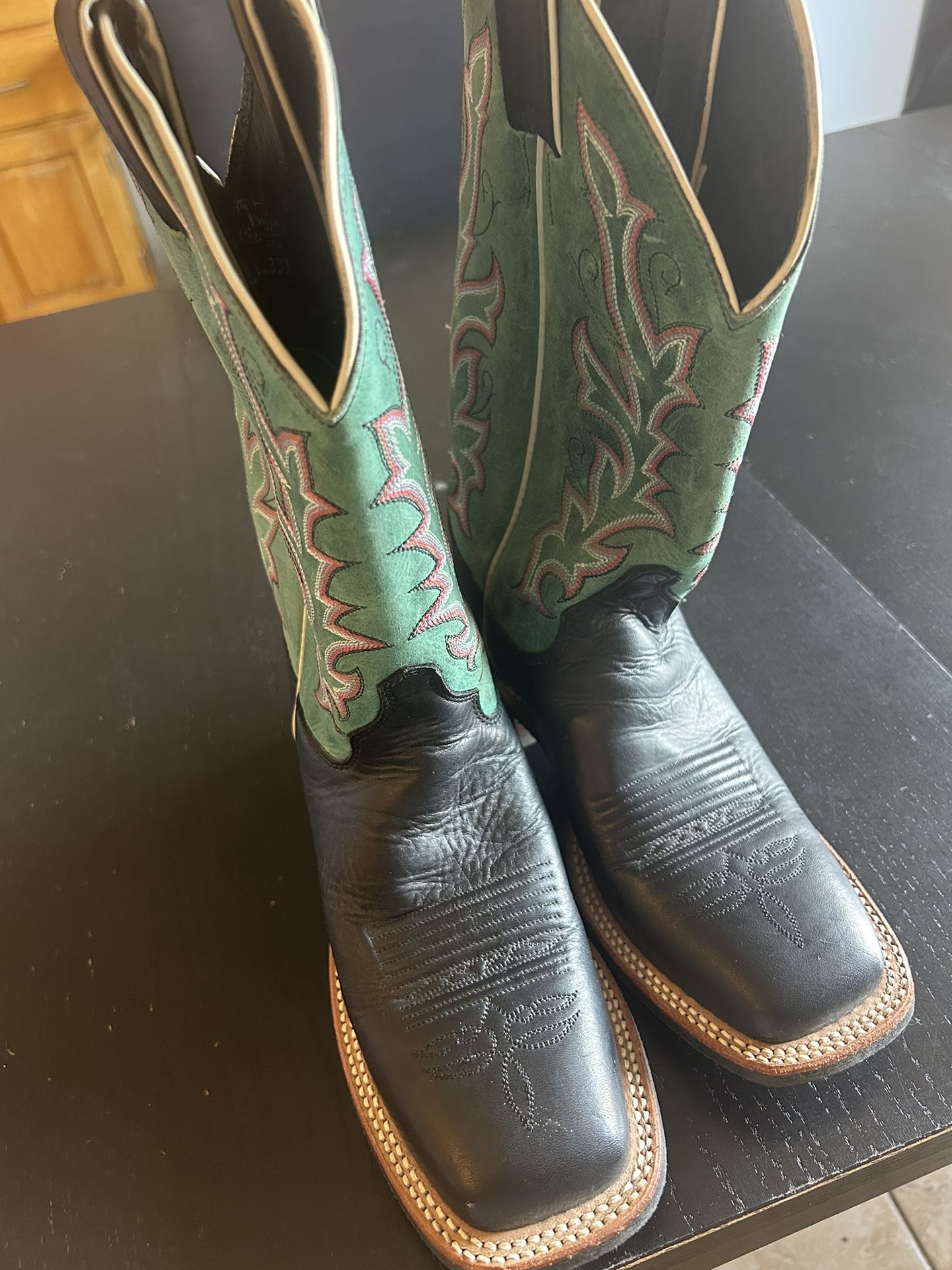 Justin Ladies Womens Cowboy Boots 6 1/2b $175