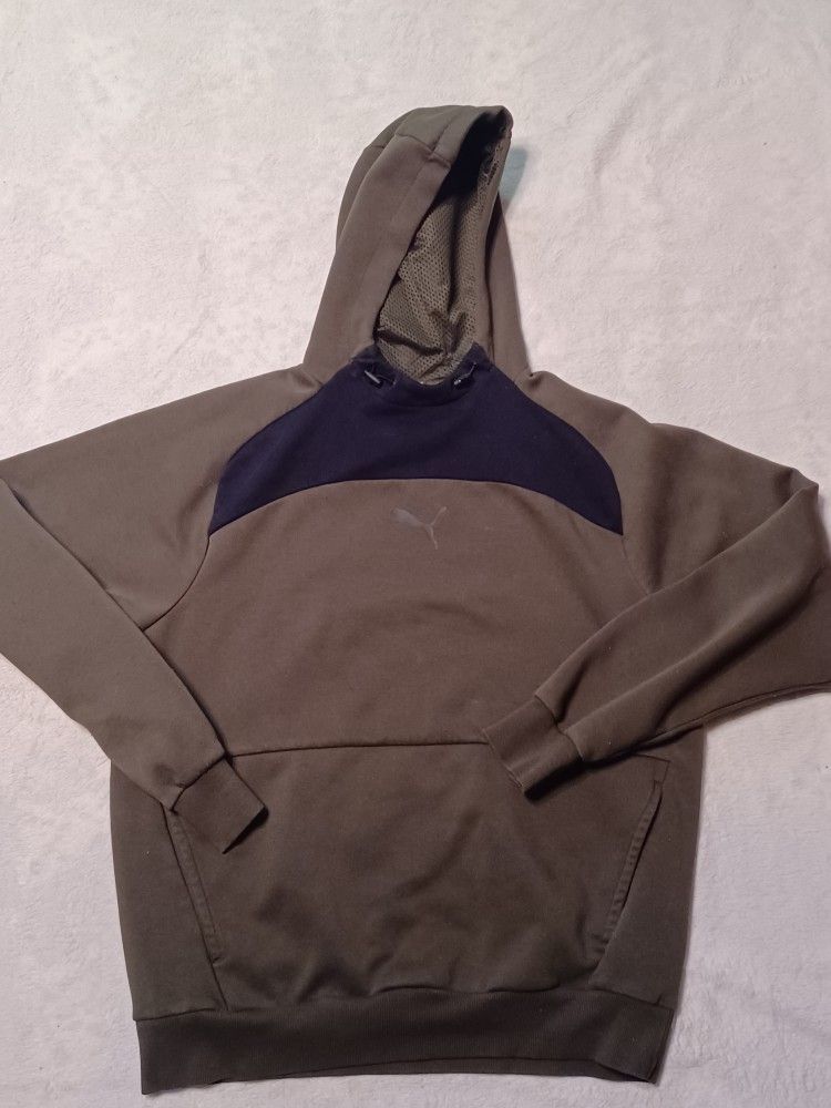 Puma Men's Hoodie Size Large With Kangaroo Pocket Workout Running