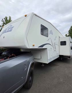 2003 Jazz Fifth Wheel RV Trailer