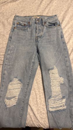 Women levie size 24 (00)
