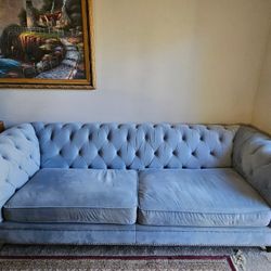 Elegant Tufted Sofa – Great Condition – Must Go This Weekend