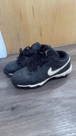 Black softball Jordan cleats size 2Y