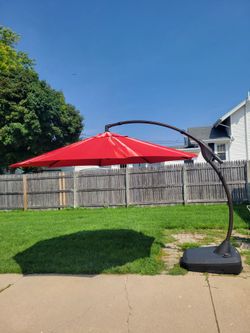 10FT CANTILEVER PATIO UMBRELLA