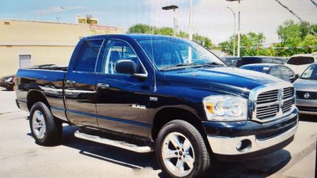 2008 Dodge Ram Pickup 1500 SLT 4dr Quad Cab 4WD LB