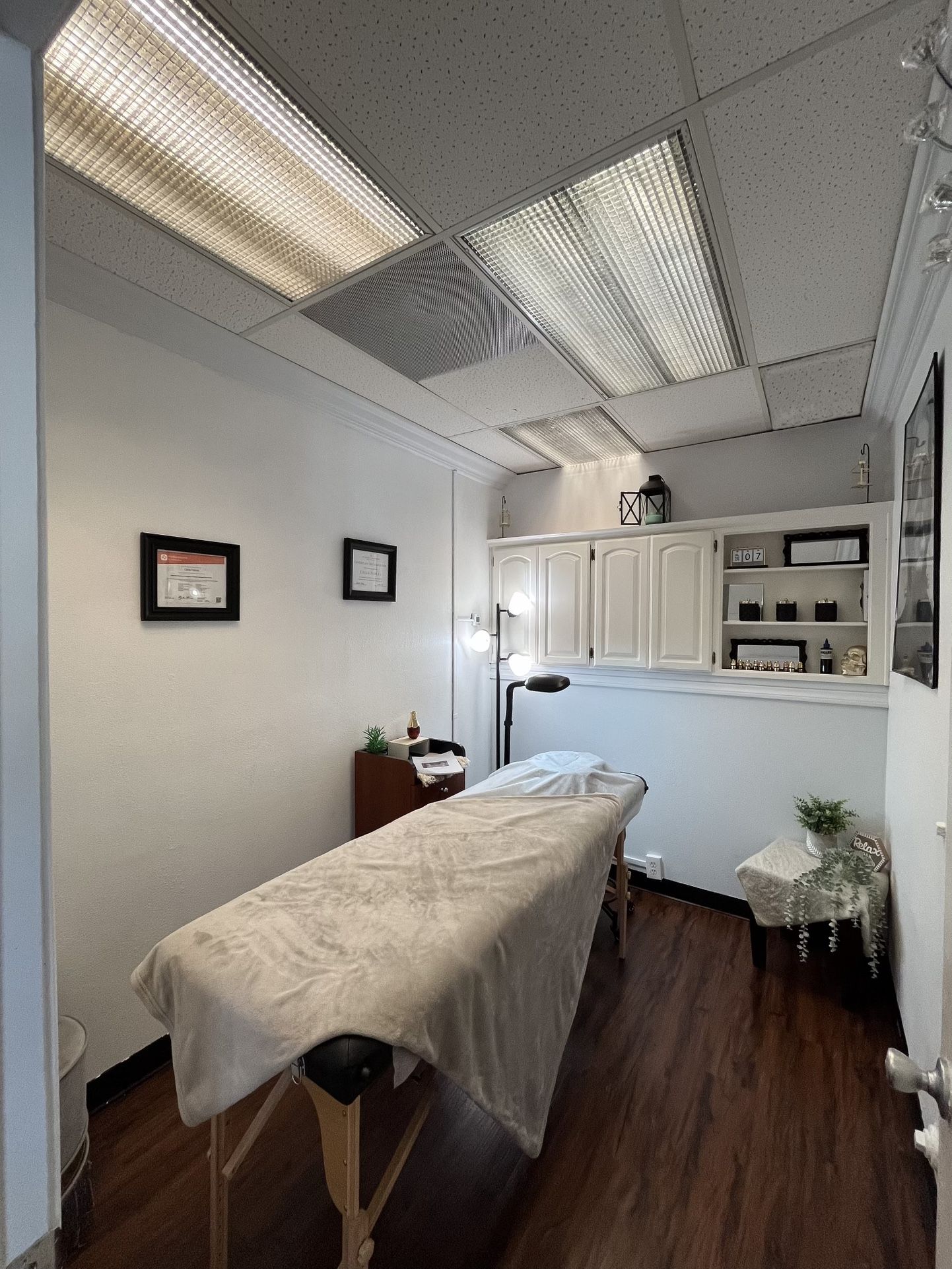 Beauty Room For rent for Sale in Glendora, CA OfferUp