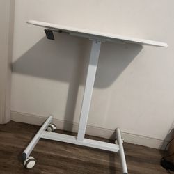 Moving Mini Chair That Lowers Size