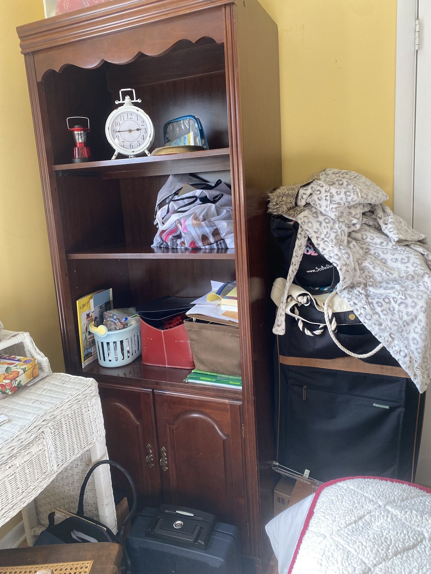 Cherry Bookshelf With 3 Shelves