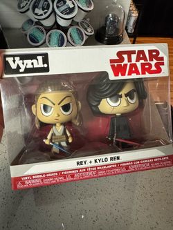 Funko Vynl: Star Wars - Rey & Kylo Ren Collectible Figure