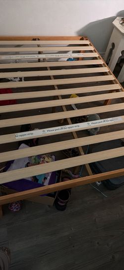 FREE QUEEN SIZE MATTRESS BED FRAME