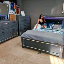 Lodanna Gray LED Panel Bedroom Set