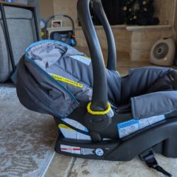 Infant Car Seat And Base - Graco Snugride 30