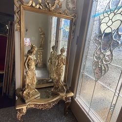 Very  Beautiful Gorgeous Antique Mirror And  Stand Only 