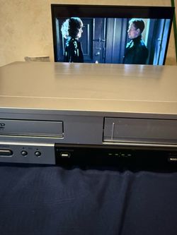 Insignia IS-DVD040924 VCR/DVD Recorder Combo No Remote - Tested & Working