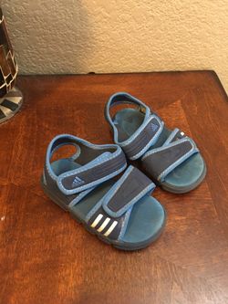 Boys adidas sandals size 6c