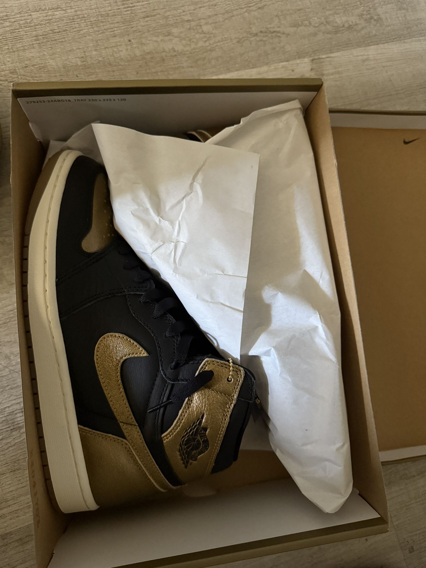 Jordan 1 Gold