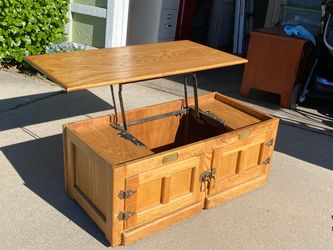 Lift Top Coffee Table - Oak Finish